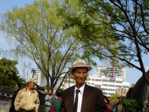 Seoul - Man in Fedora _ Thin Tie